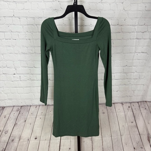 Urban Outfitters Mariella Bodycon Dress Green Long Sleeves Size Small - Picture 1 of 8